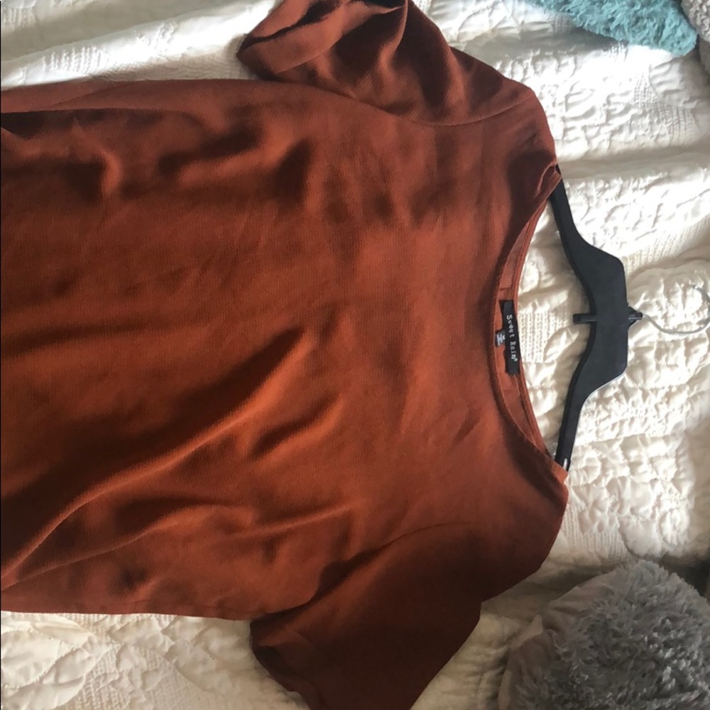 T-shirt brownish